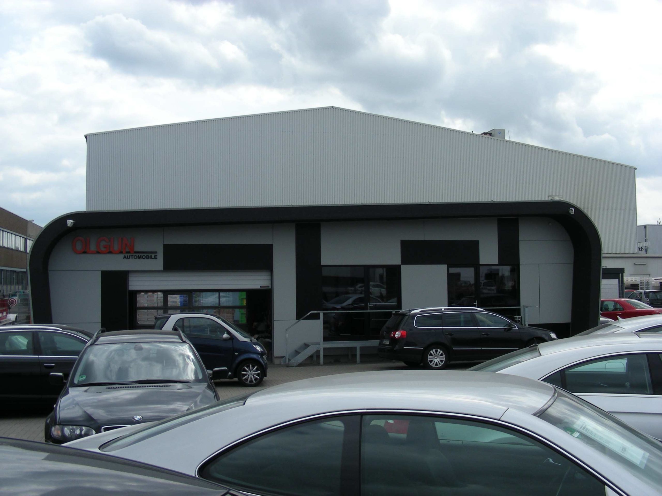 Autohaus in Holzbauweise